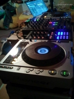 Xarltuz-s-DJ-Booth-Oct-11